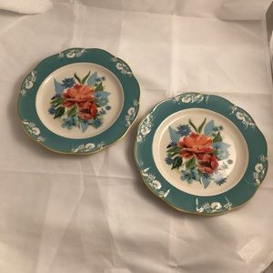 Two The Pioneer Woman plates lot